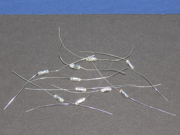 10 Stück Lot Styroflex Kondensator 560pF 0,56nF 63V 2,5% Φ 3 x 7mm