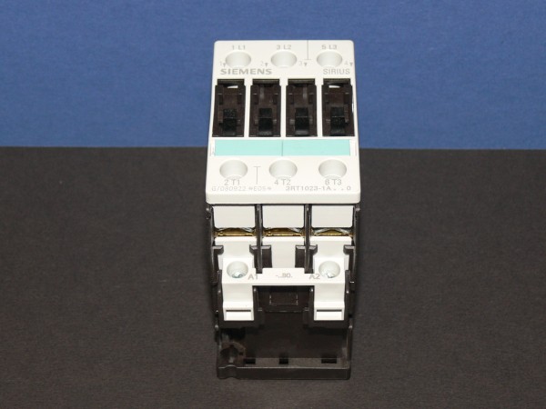 SIEMENS Sirius 3RT1023-1AP00 3-Pol Schütz Spule 230V ~ AC
