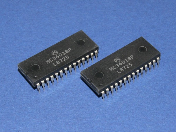 MOTOROLA MC34018P Voice switched speaker-phone IC 2 Stk. Lot