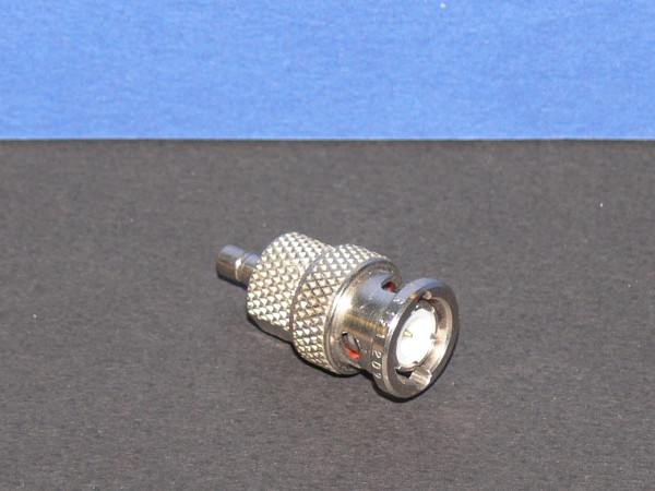 RADIALL R191209 BNC auf SMB Adapter vergoldet 50 Ohm BNC male auf SMB male