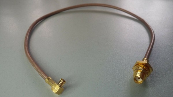PIGTAIL KABEL MIT MCX STECKER AUF SMA KUPPLUNG VERGOLDET 26 cm