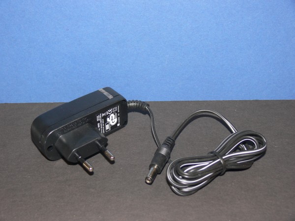 Schaltnetzteil 24V DC 0, 2A 200mA mit Hohlstecker 5,5 x 2,1 mm schwarz Netzteil