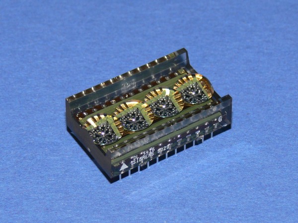 DL3416 SIEMENS 4-Char. 16-Segment Intelligent Display mit Memory, Decoder,Driver