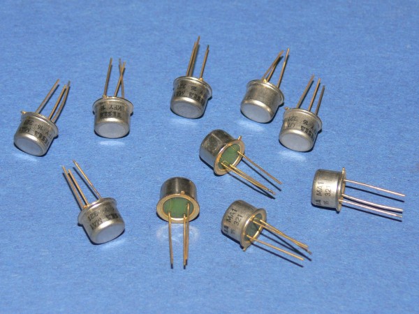 TESLA KFY16 Silizium Transistor PNP Vintage TO39 Gehäuse 10 Stück Lot