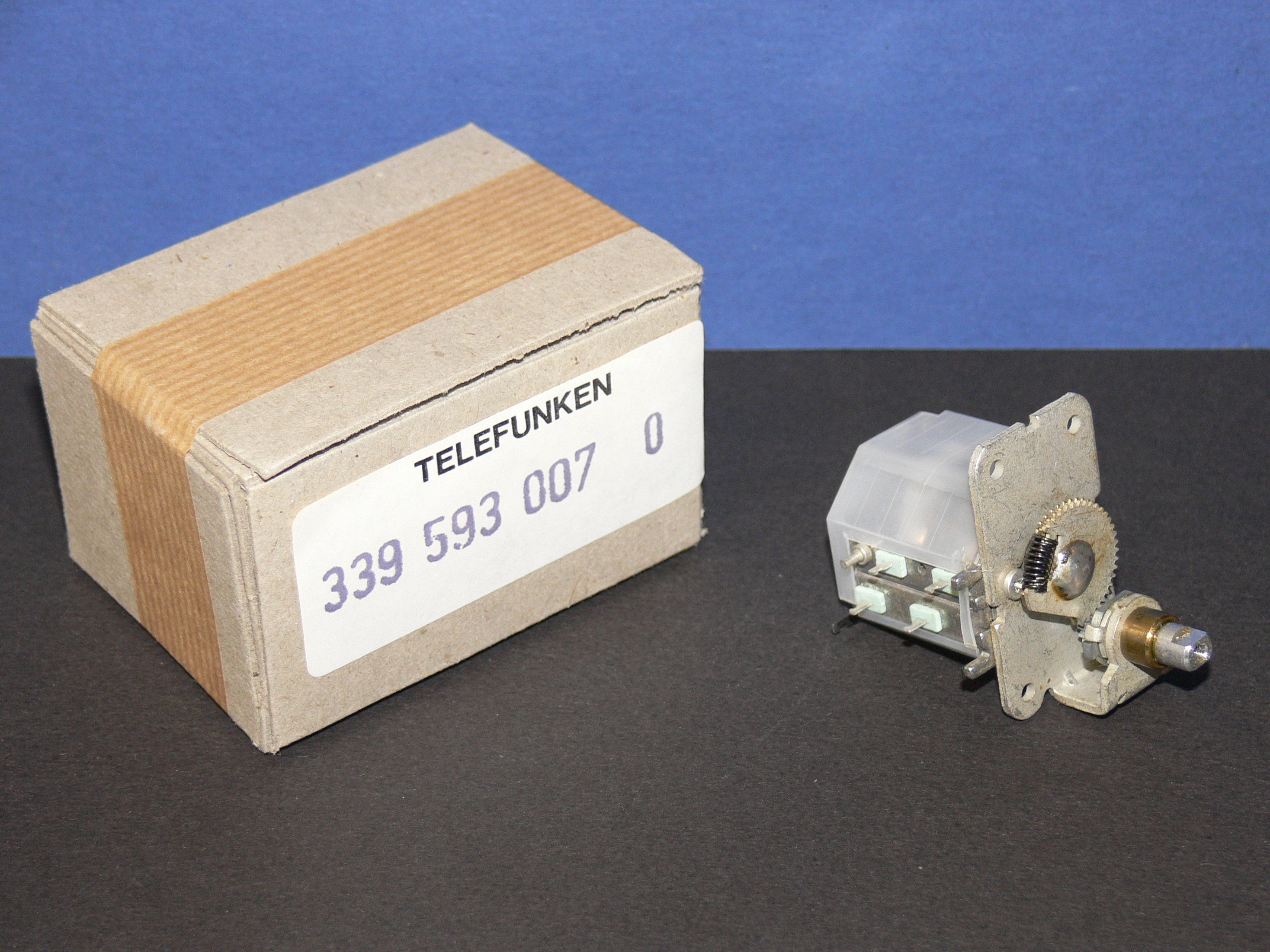 1x 390pf Vintage Telefunken Luft Drehkondensator Drehko 1x 325 pF 