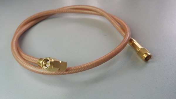 PIGTAIL KABEL MIT WINKEL SMA STECKER AUF GERADEN SMA STECKER VERGOLDET 55 cm