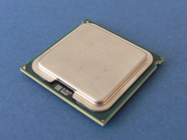 INTEL XEON SL9YL 4x 2,33GHz 1333MHz Quad Prozessor CPU Sockel LGA771