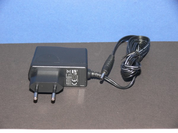 Schaltnetzteil 5V DC 2A 2000mA mit Hohlstecker 3,5 x 1,3 mm schwarz Netzteil