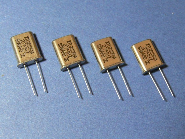 Quarz 27,000MHz 27MHz HC49U Lot mit 4 Stück
