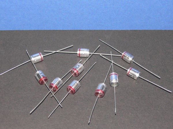 10 Stück Lot Styroflex Kondensator 10000pF 10nF 160V 2% Φ 8 x 10mm