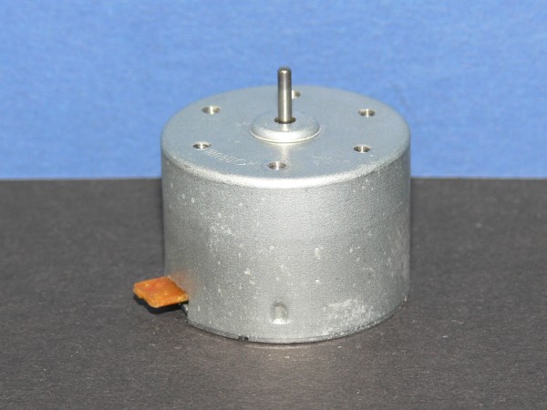 Mabuchi EG-500AD-6F Motor 6V CW für Cassettenrecorder Tapedeck Neu