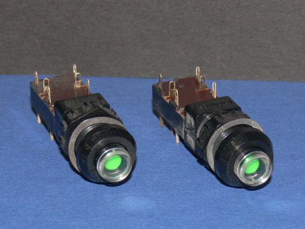 SCHADOW Typ NE15 Netzschalter 2x UM Schlafaugen Anzeige grün 2 Stück Lot
